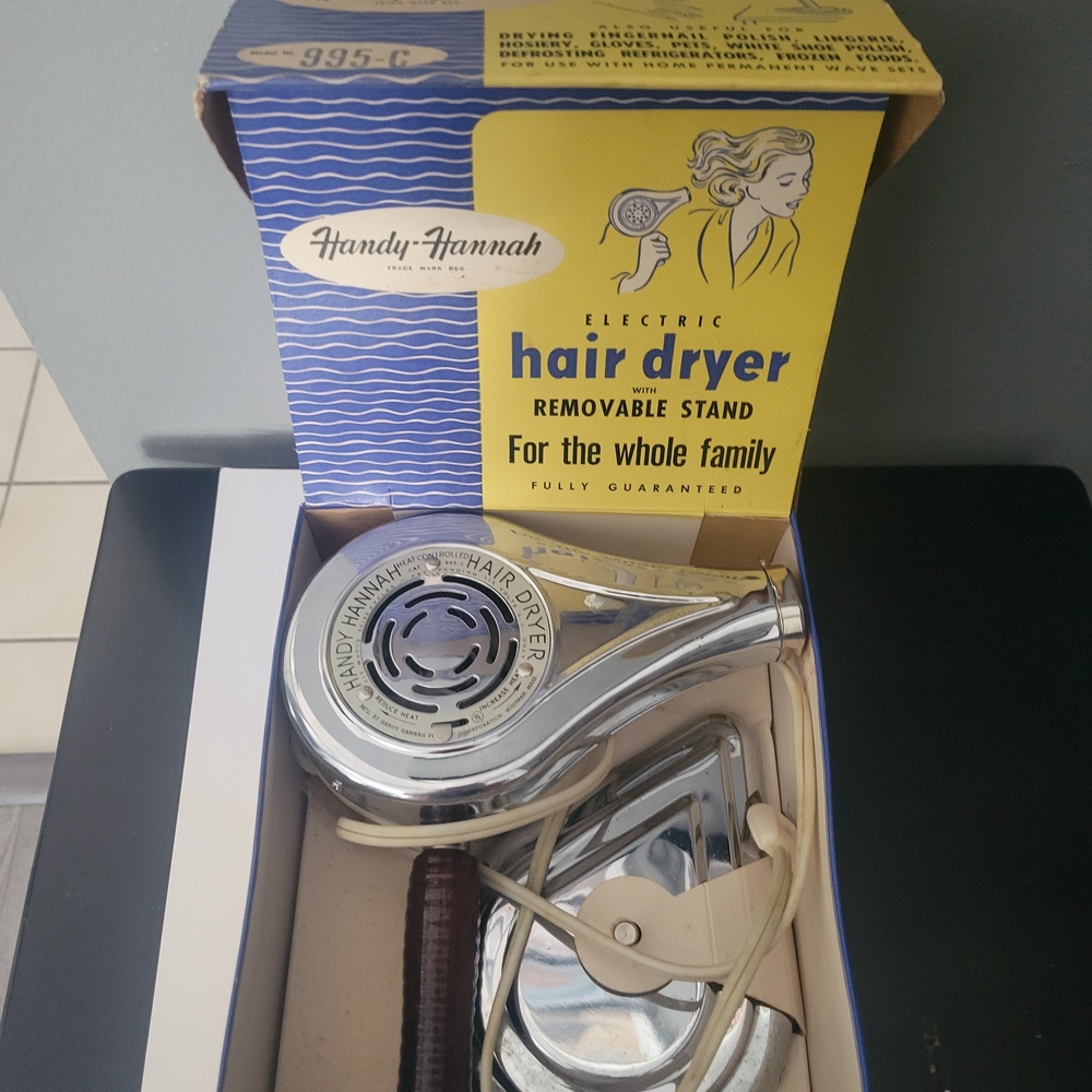 Handy-Hannah Electric Hair Dryer with Removable Stand Vintage Collectible - Picture 2 of 7